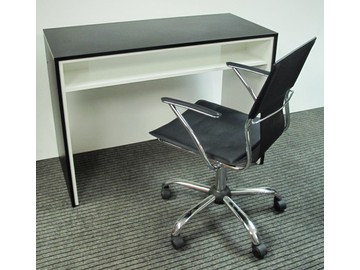 Маникюрный стол №1